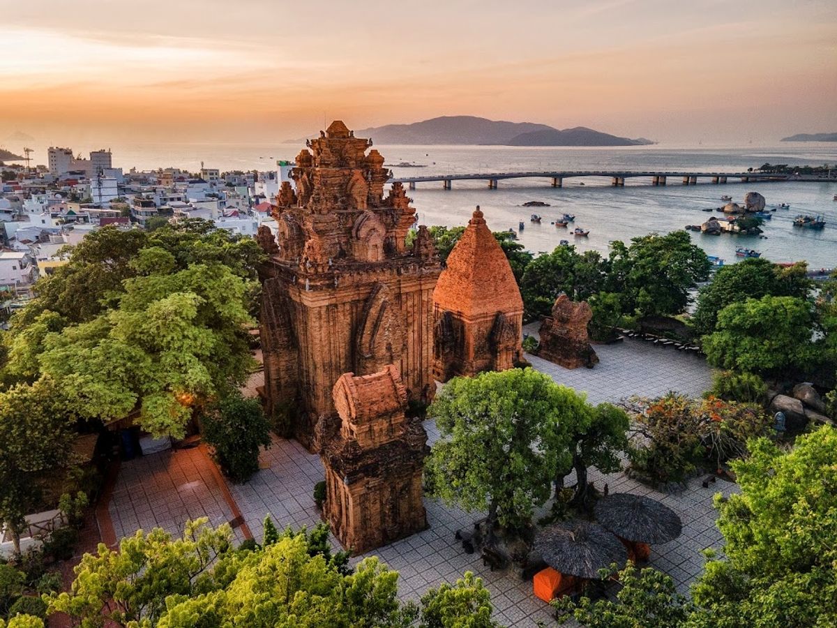 Tháp Bà Ponagar Nha Trang 