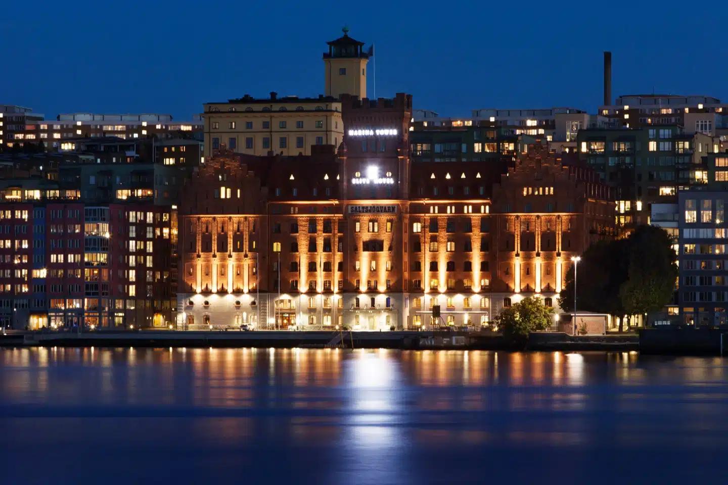 Elite Hotel Marina Tower externt natt