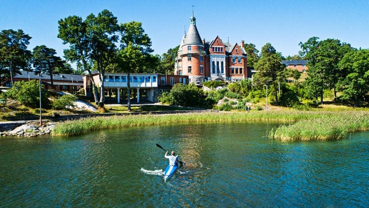 Vård gård viken med kajak