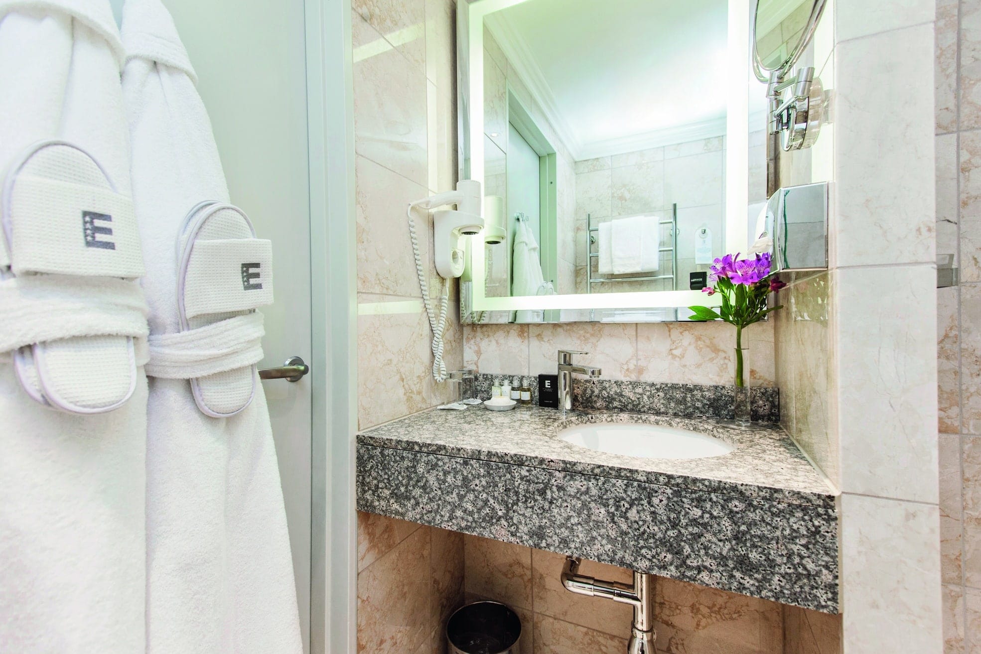 Elite Eden Park Hotel badrum