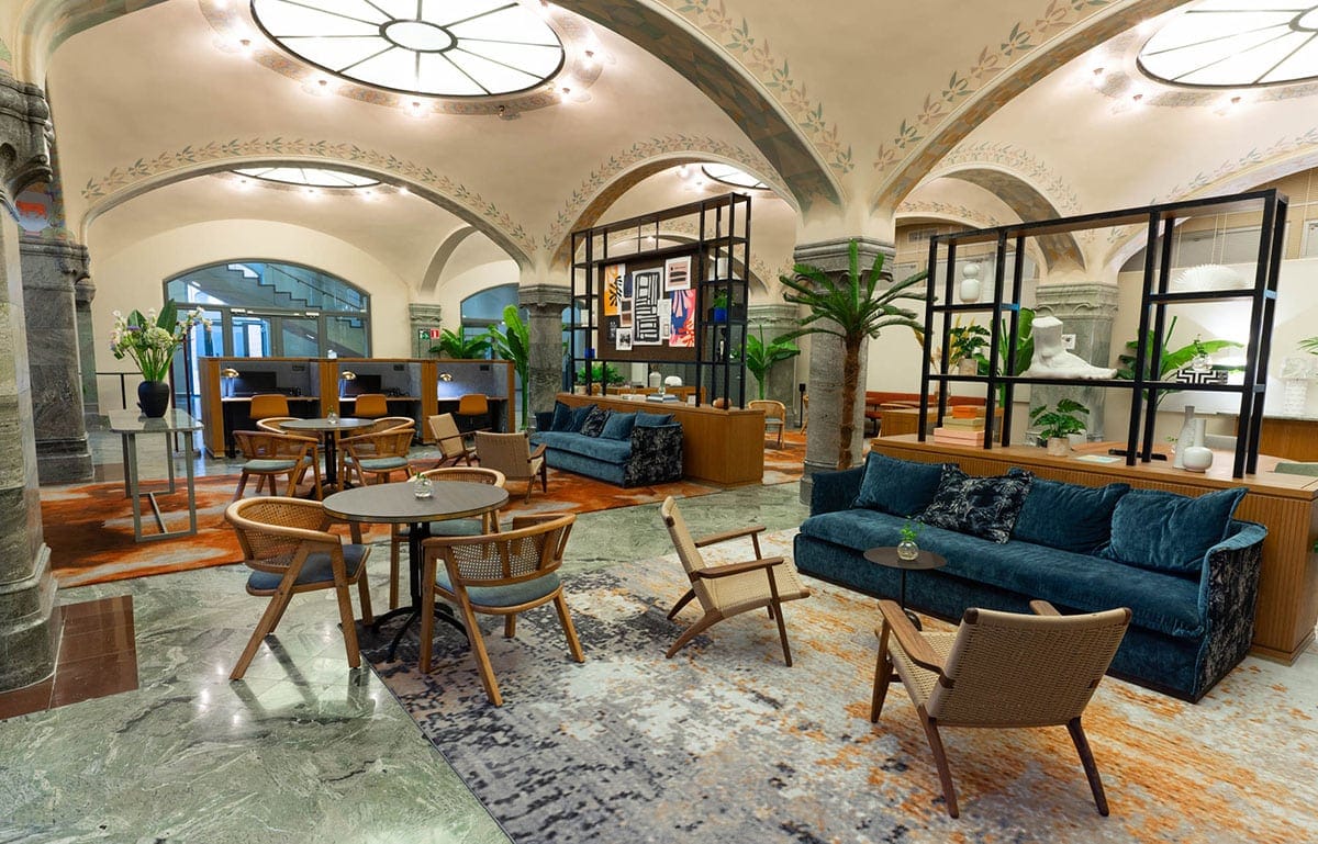 7A Posthuset lobby