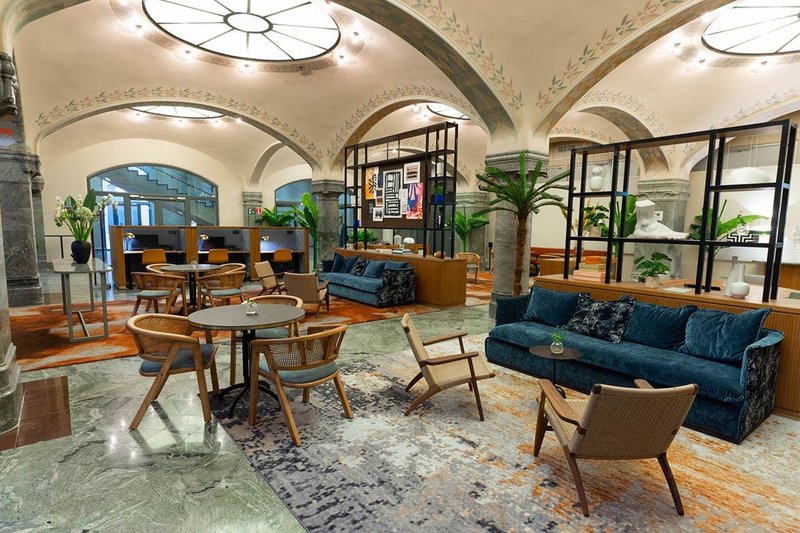 7A Posthuset lobby