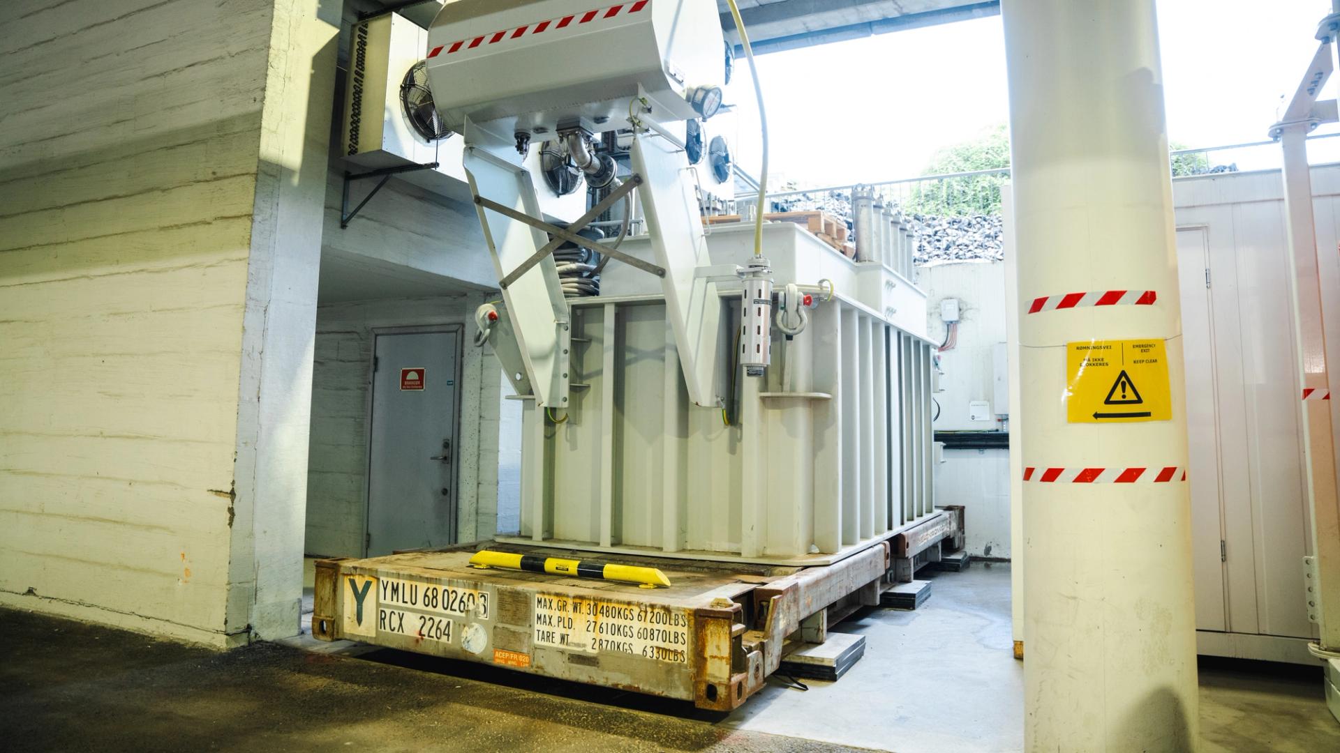 a large gear box for subsea power gathering