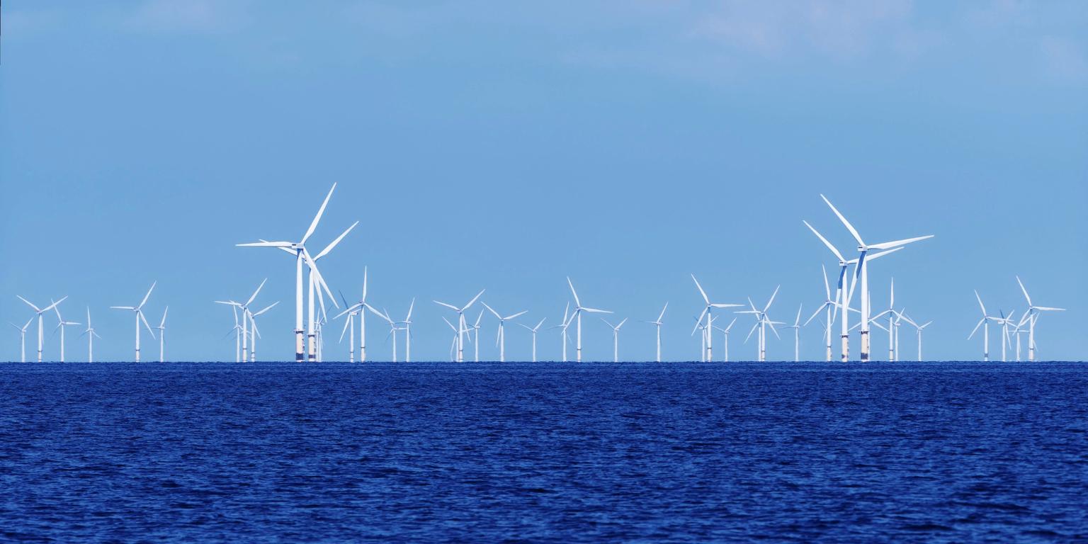 A huge Floating Offshore Wind Farm - FOW