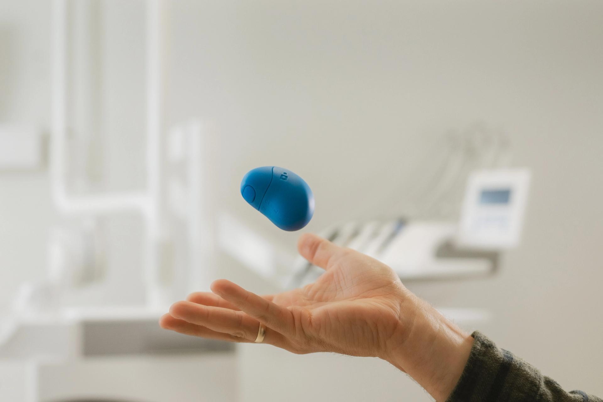 Grasp in the dental office.