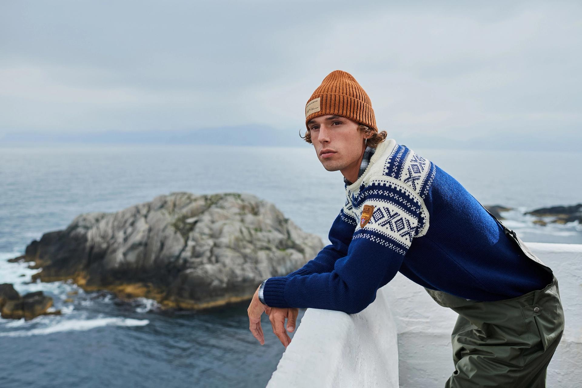 Alvoy unisex hat shown in beautiful nature - Business-Norway_Design_Lifestyle_Sustainable_functional