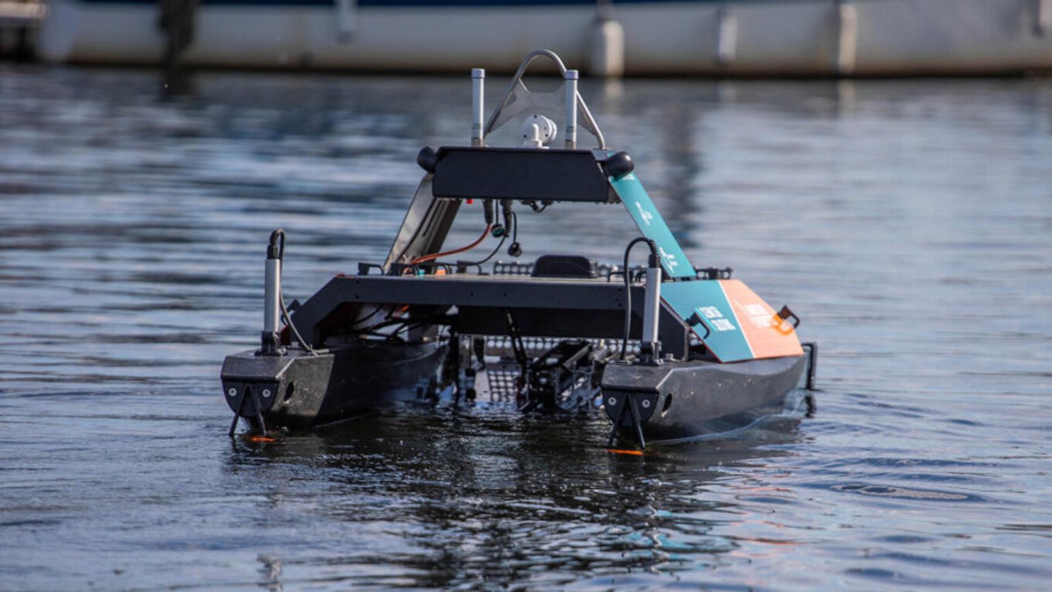 autonomous aquatic Cleaning Drone