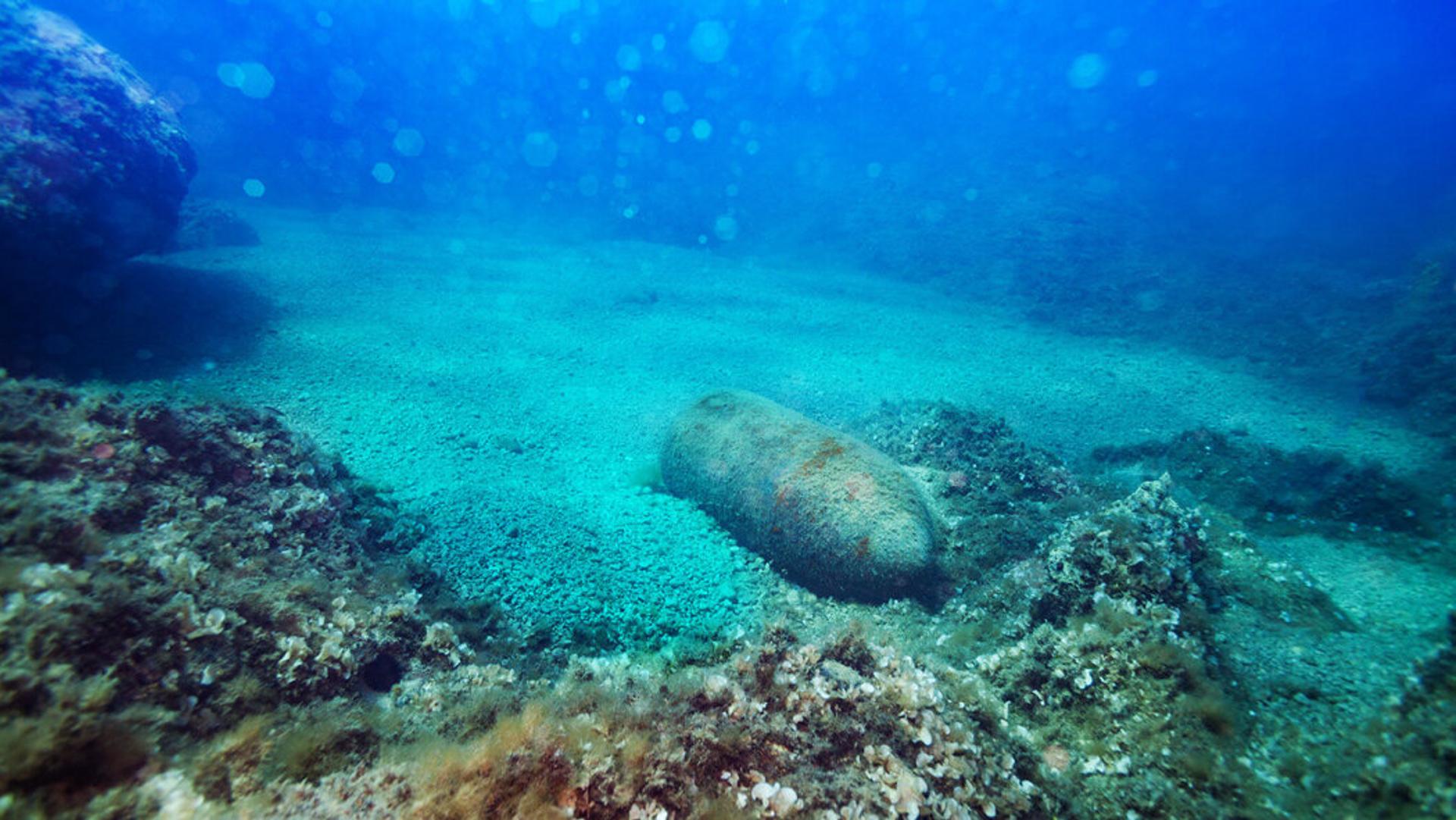 Unexploded munitions on the seabed