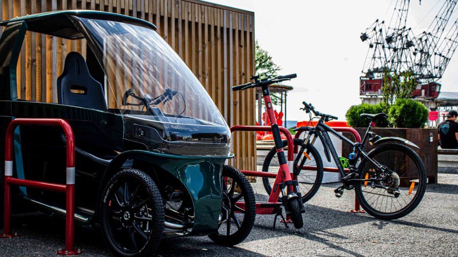 CityQ next generation e bikes with car capabilities and technologies