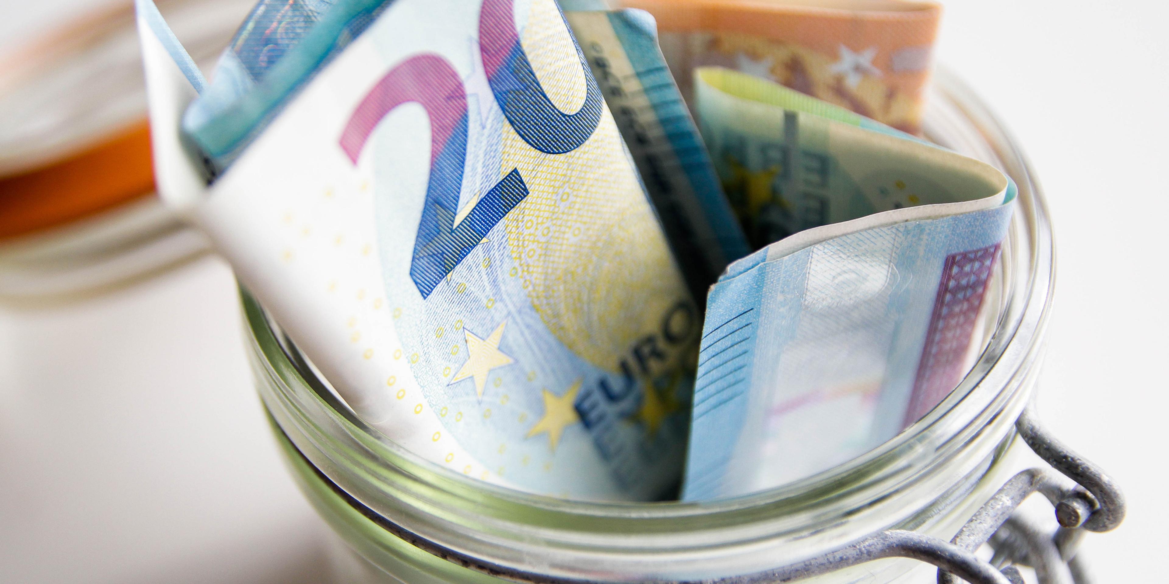 Euro i et glass