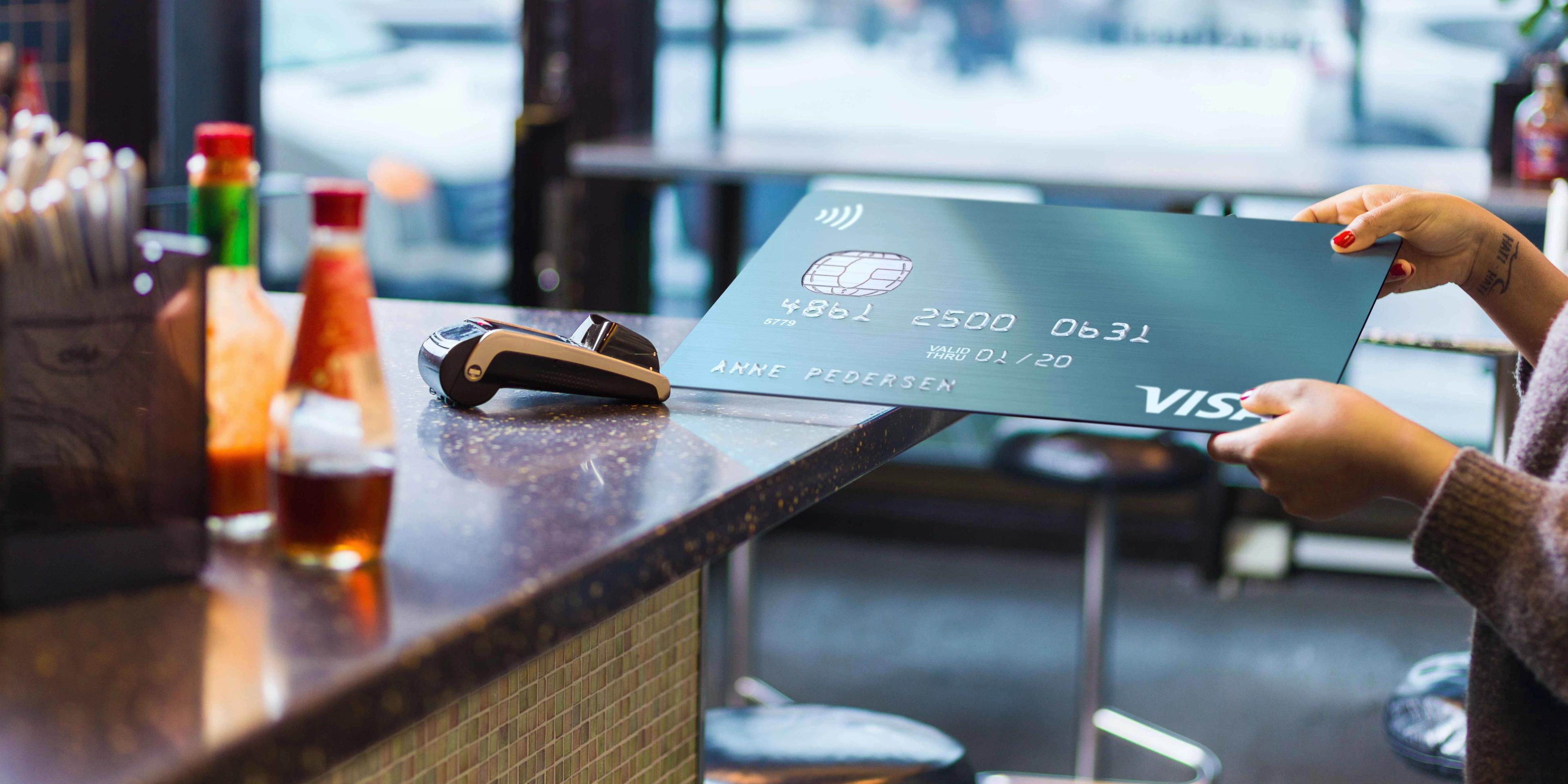 Visa-kort som er for stor til terminalen det blir forsøkt benyttet på.