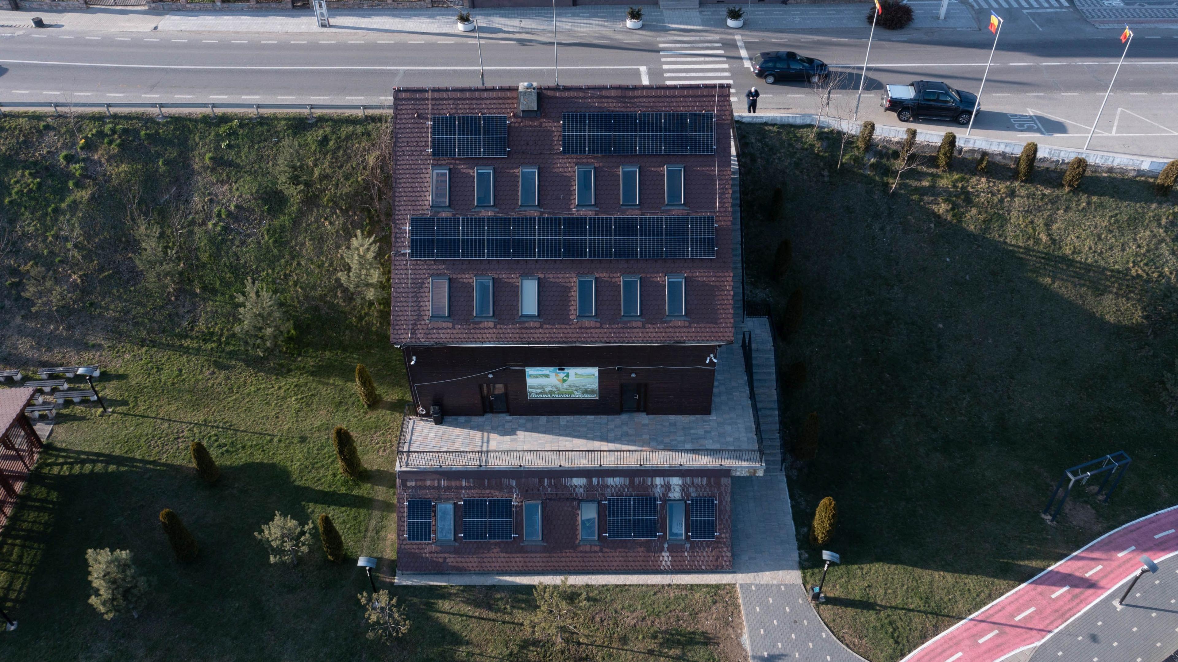 Centru Multifunctional with solar panels