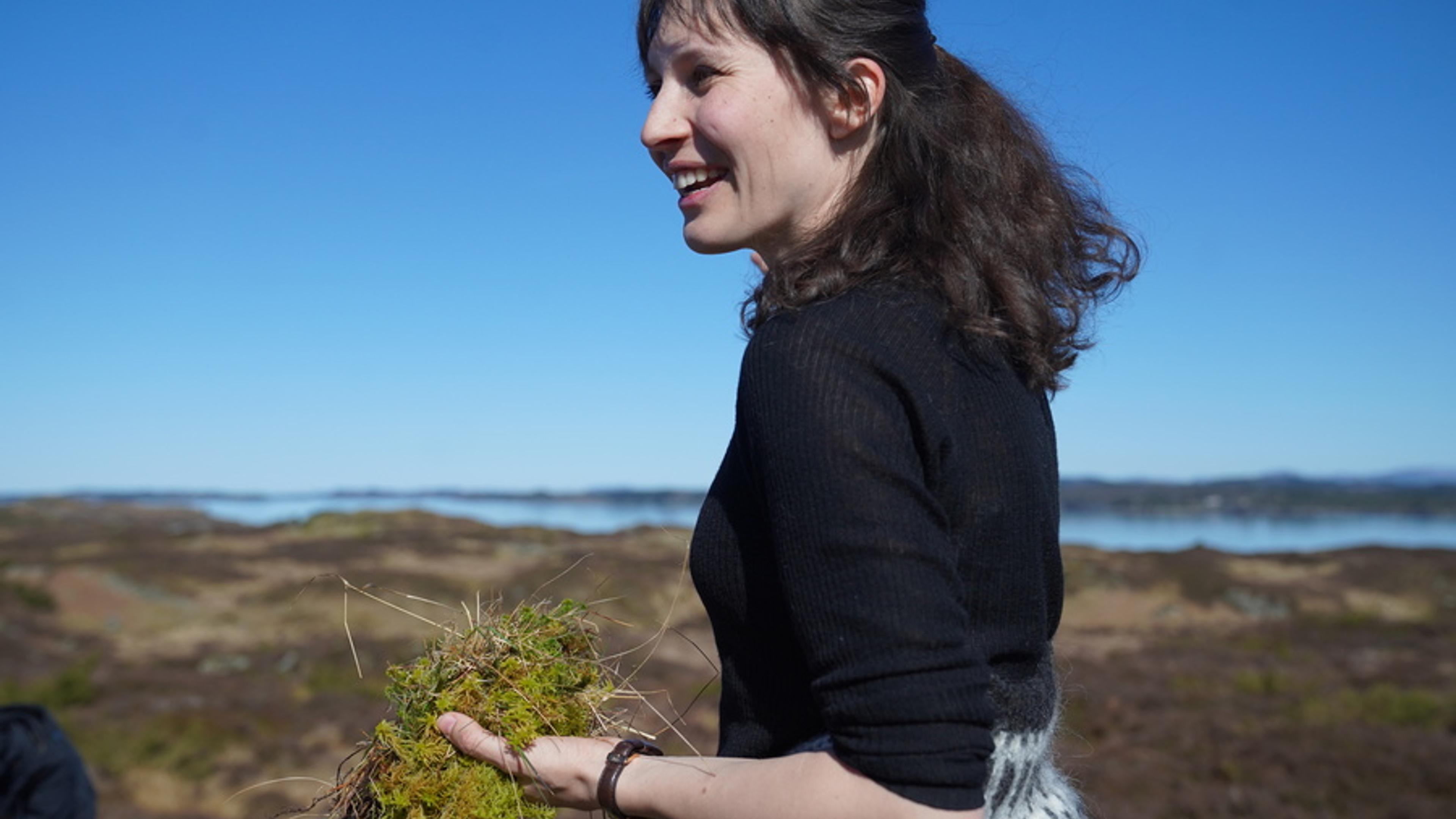 Researcher Siri Haugum from the Nordhordland UNESCO Biosphere during a guided tour