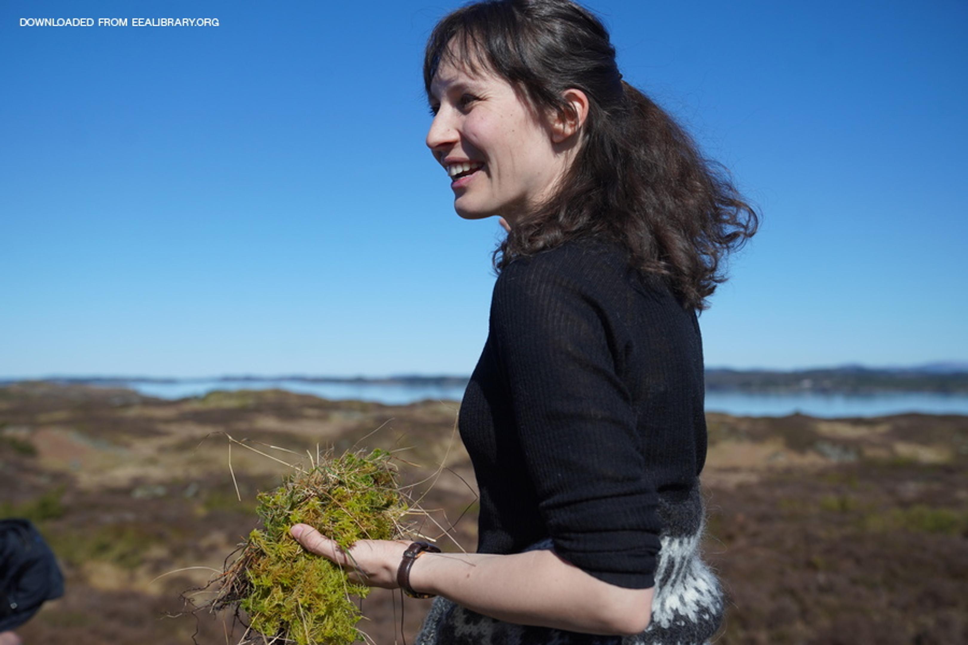 Researcher Siri Haugum from the Nordhordland UNESCO Biosphere during a guided tour