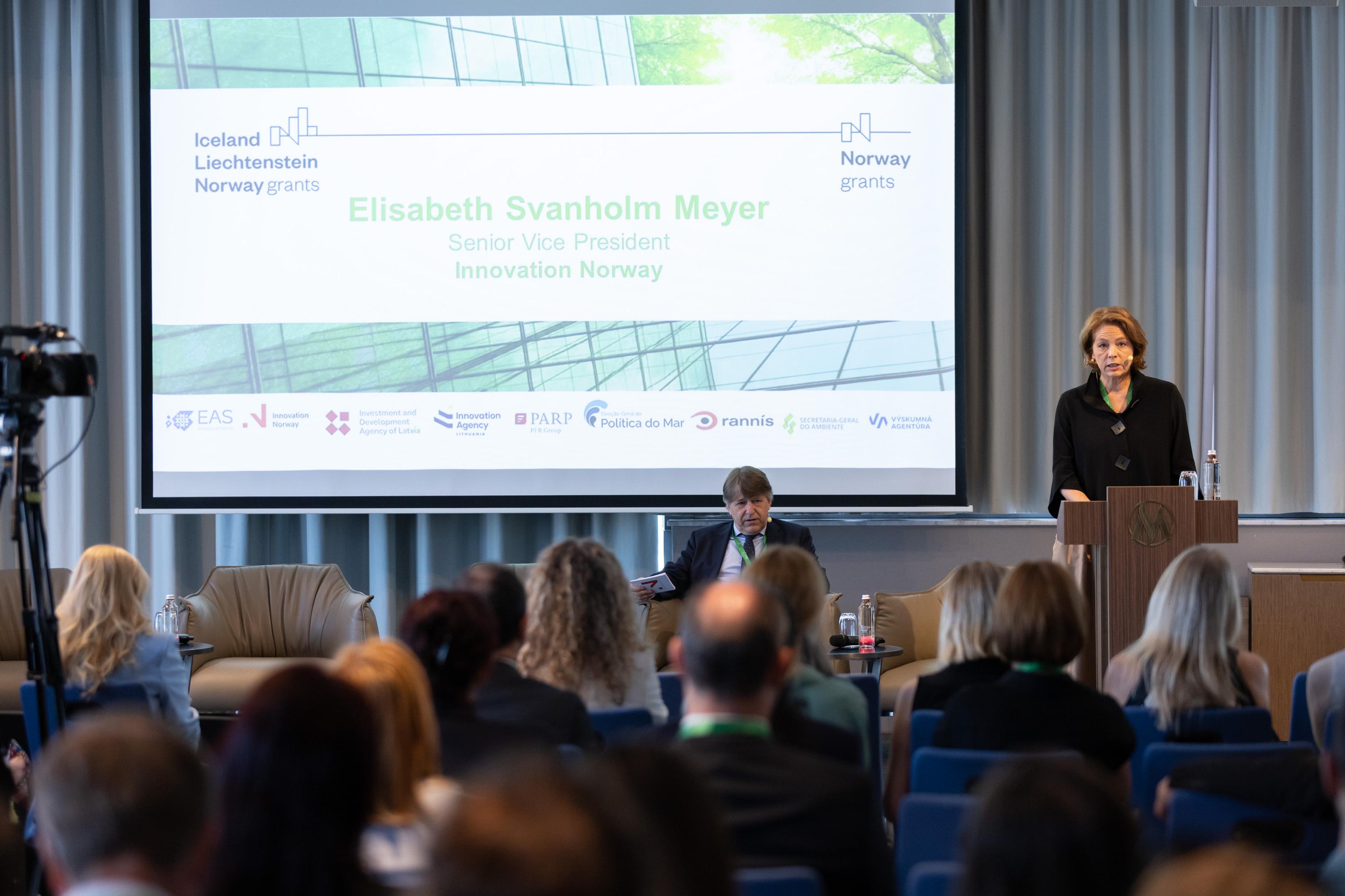 Photo of Elisabeth Svanholm Meyer giving opening remarks at the event