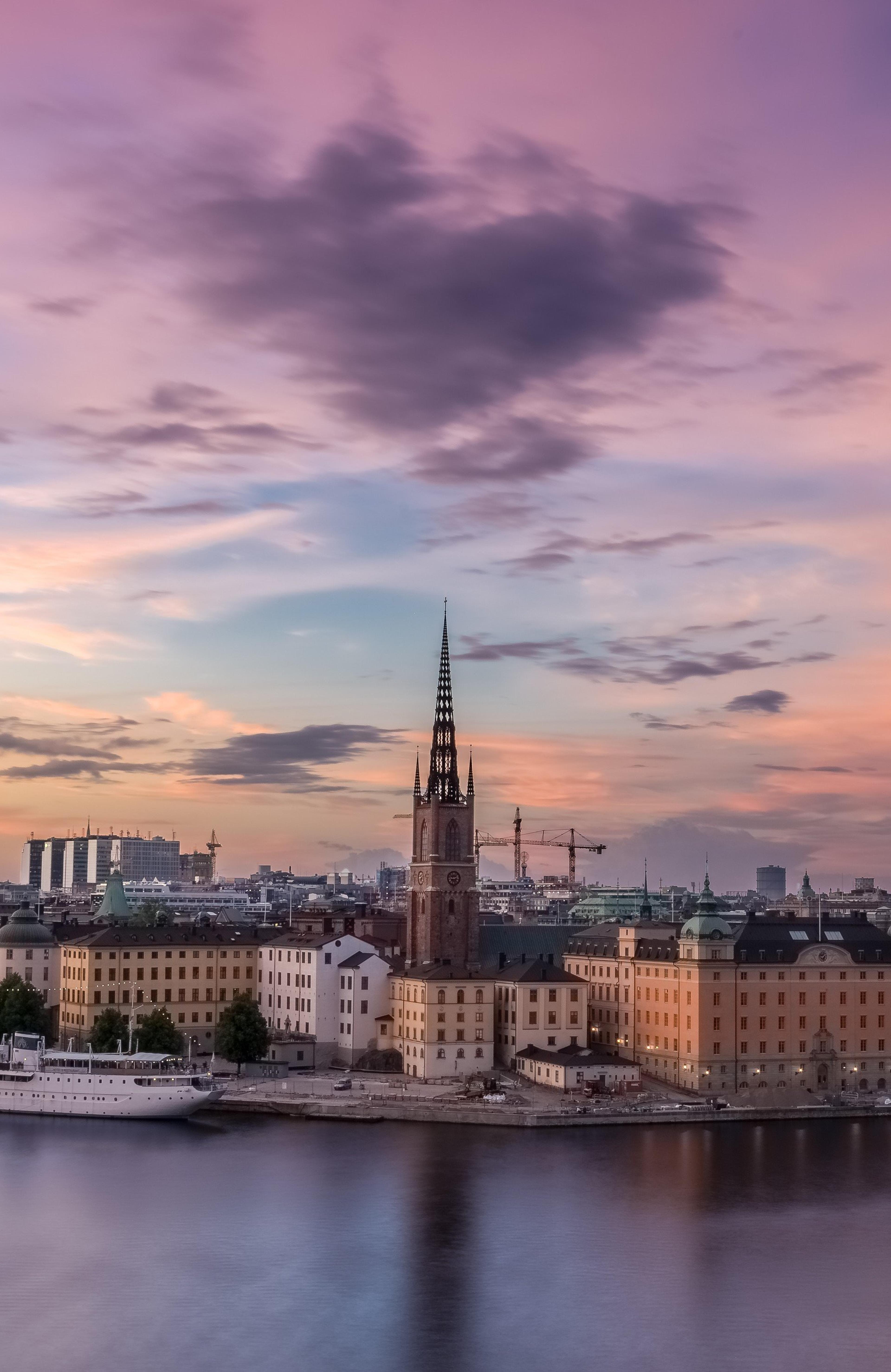 Stockholm by under lilla himmel, sett fra havet