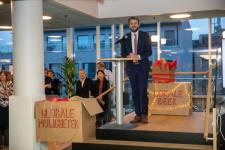 Næringsminister Jan Christian Vestre holder tale