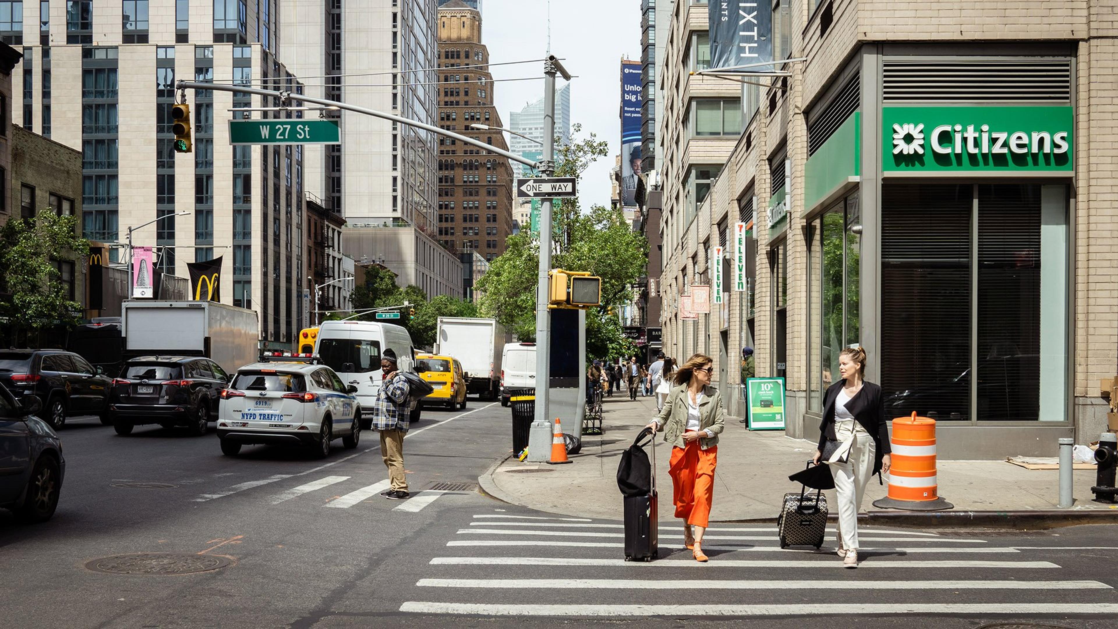 Lillelam reiser hjem fra New York med gode avtaler i bagasjen.