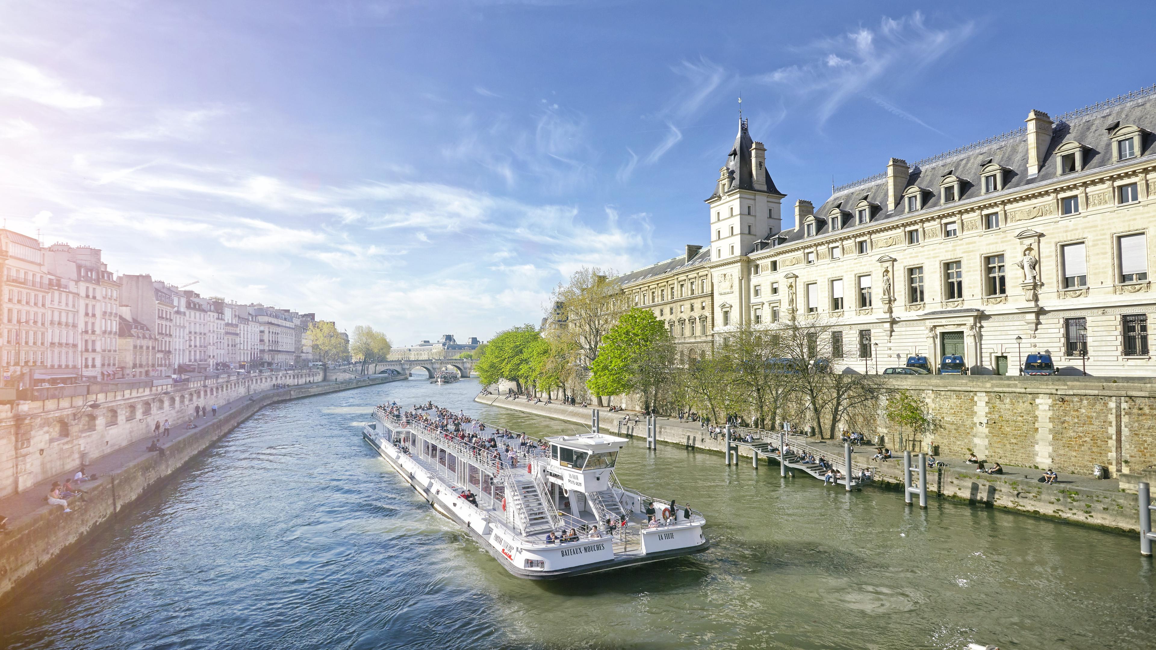 Tourist ferry on the River Seine, Paris, France