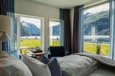Doubleroom with fjord and mountain view at Valldal Fjordhotell