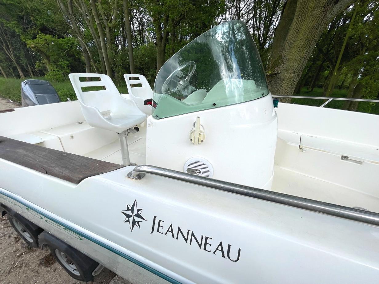 Jeanneau Cap Camarat 625 Boat For Sale