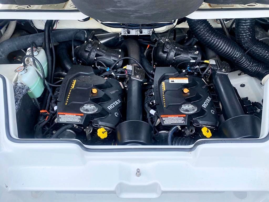Scarab 255 Race Edition Power Boat For Sale
