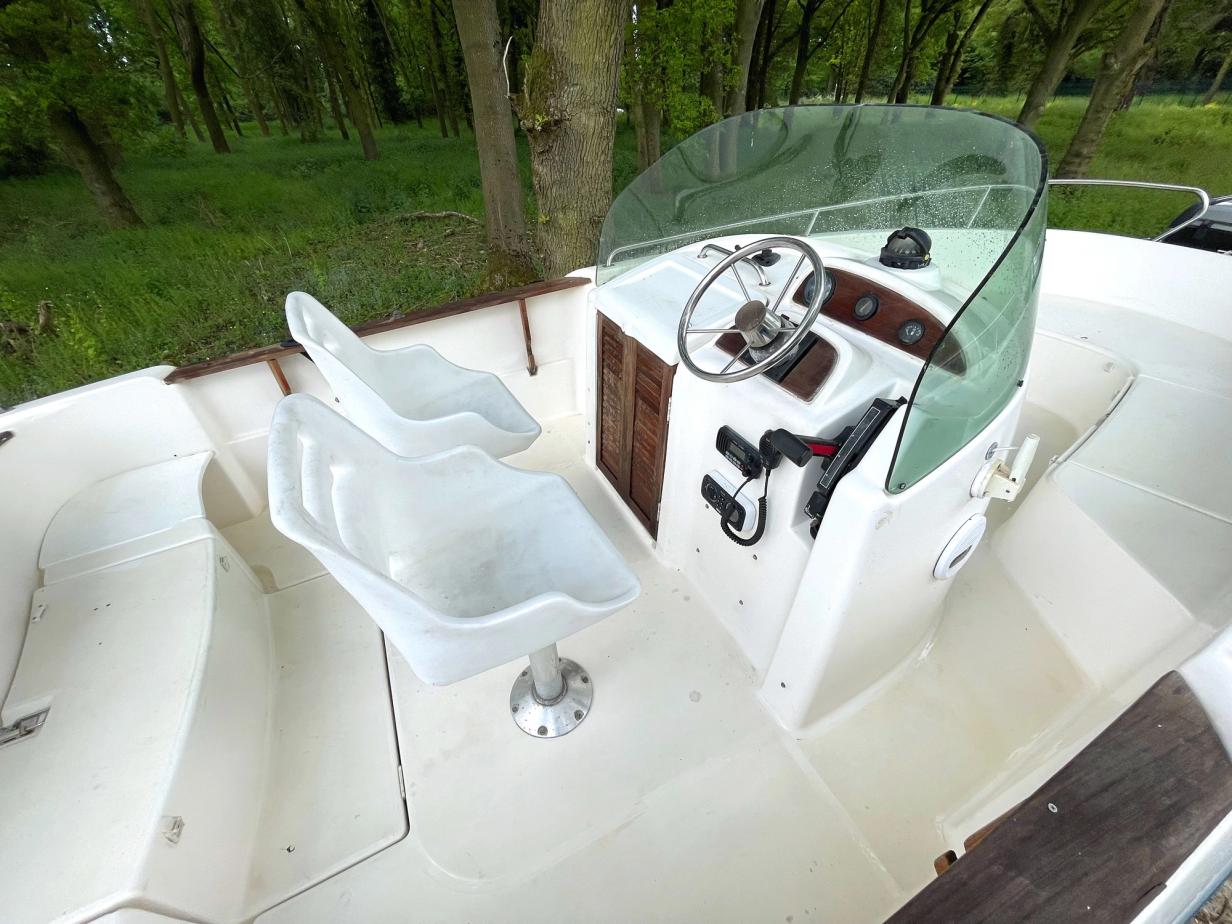 Jeanneau Cap Camarat 625 Boat For Sale