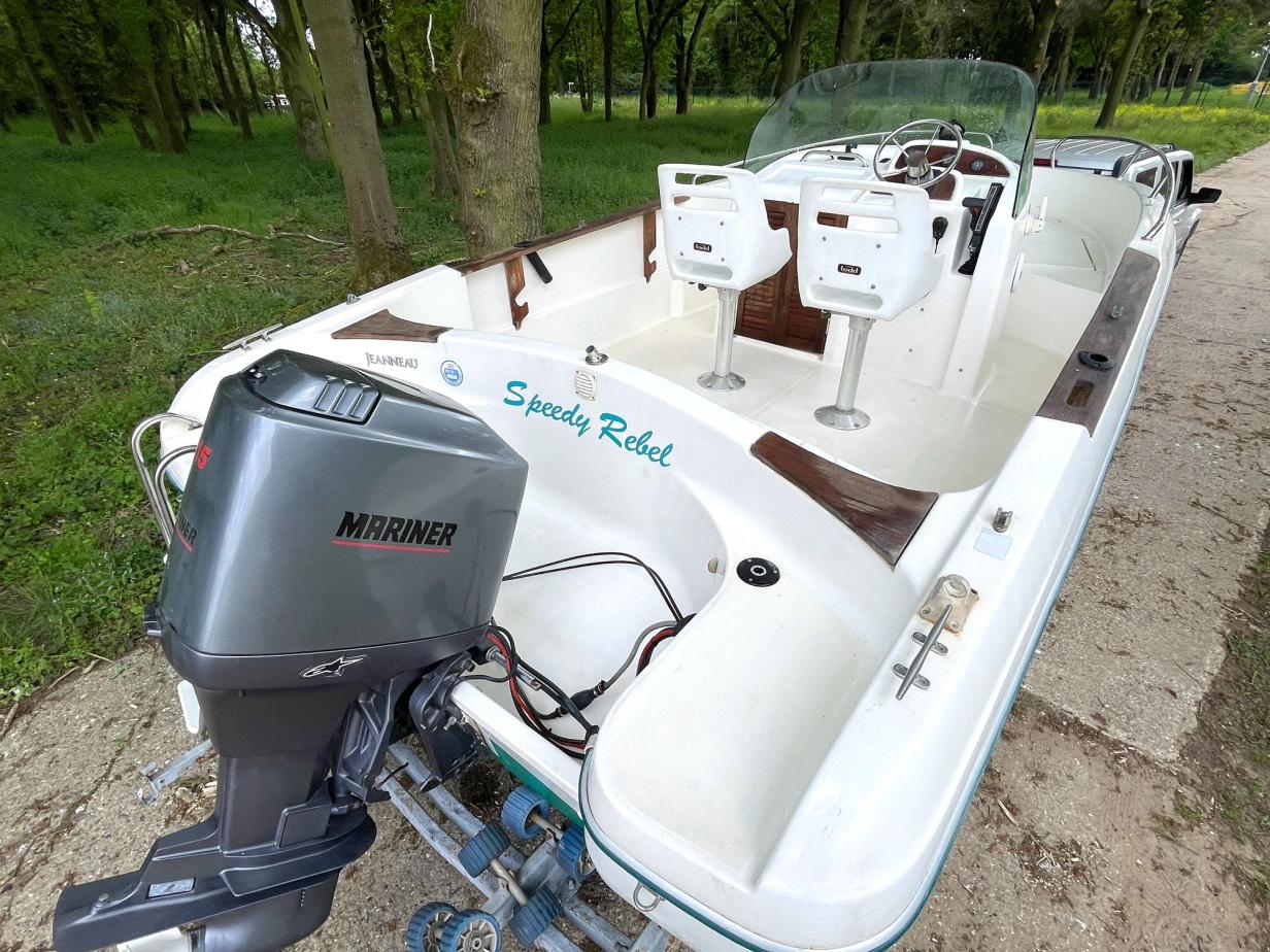 Jeanneau Cap Camarat 625 Boat For Sale