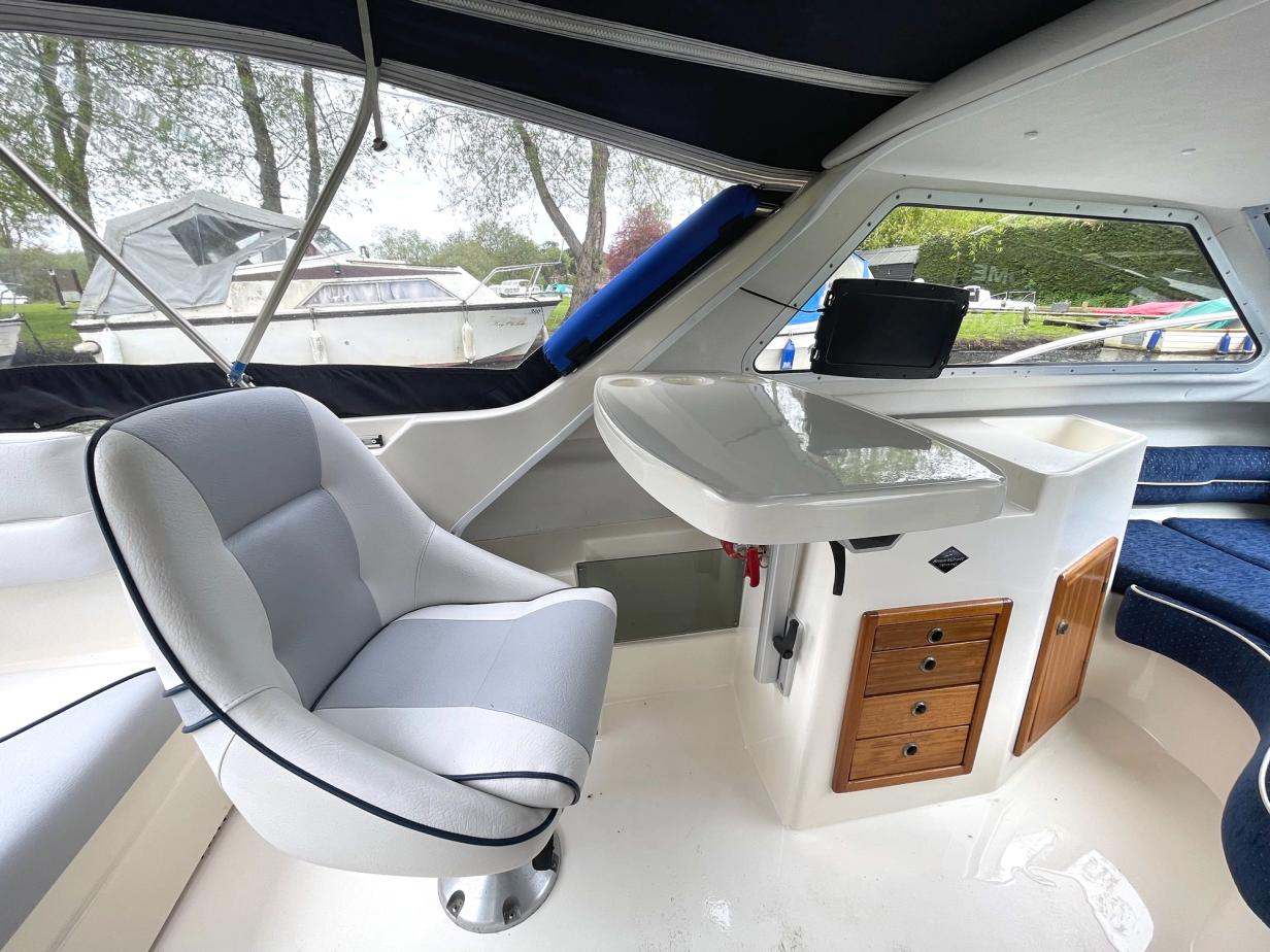 Bella 561 Boat For Sale