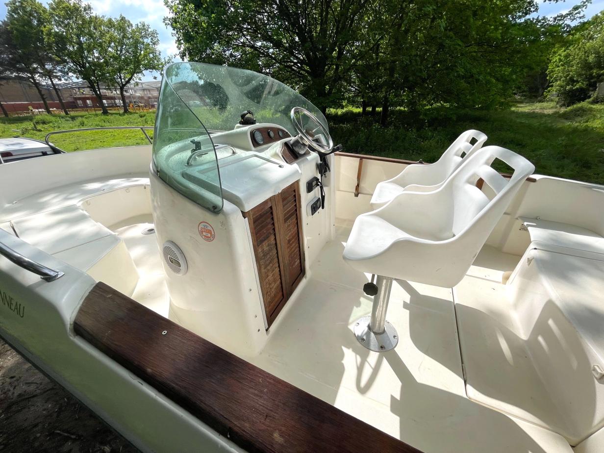 Jeanneau Cap Camarat 625 Boat For Sale