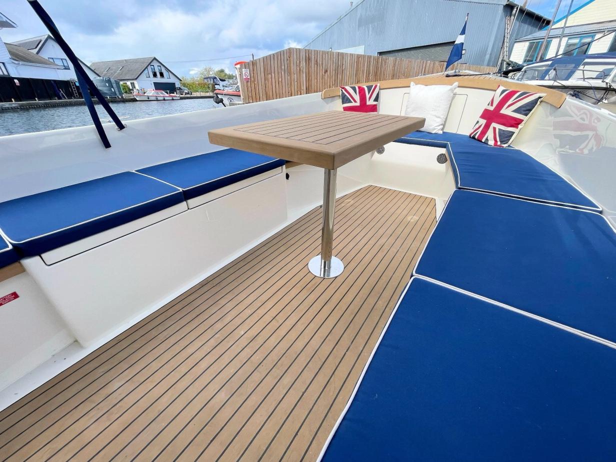Landamores Mayfly 21 Ex Demonstrator Gentlemans Launch Boat For Sale Norfolk