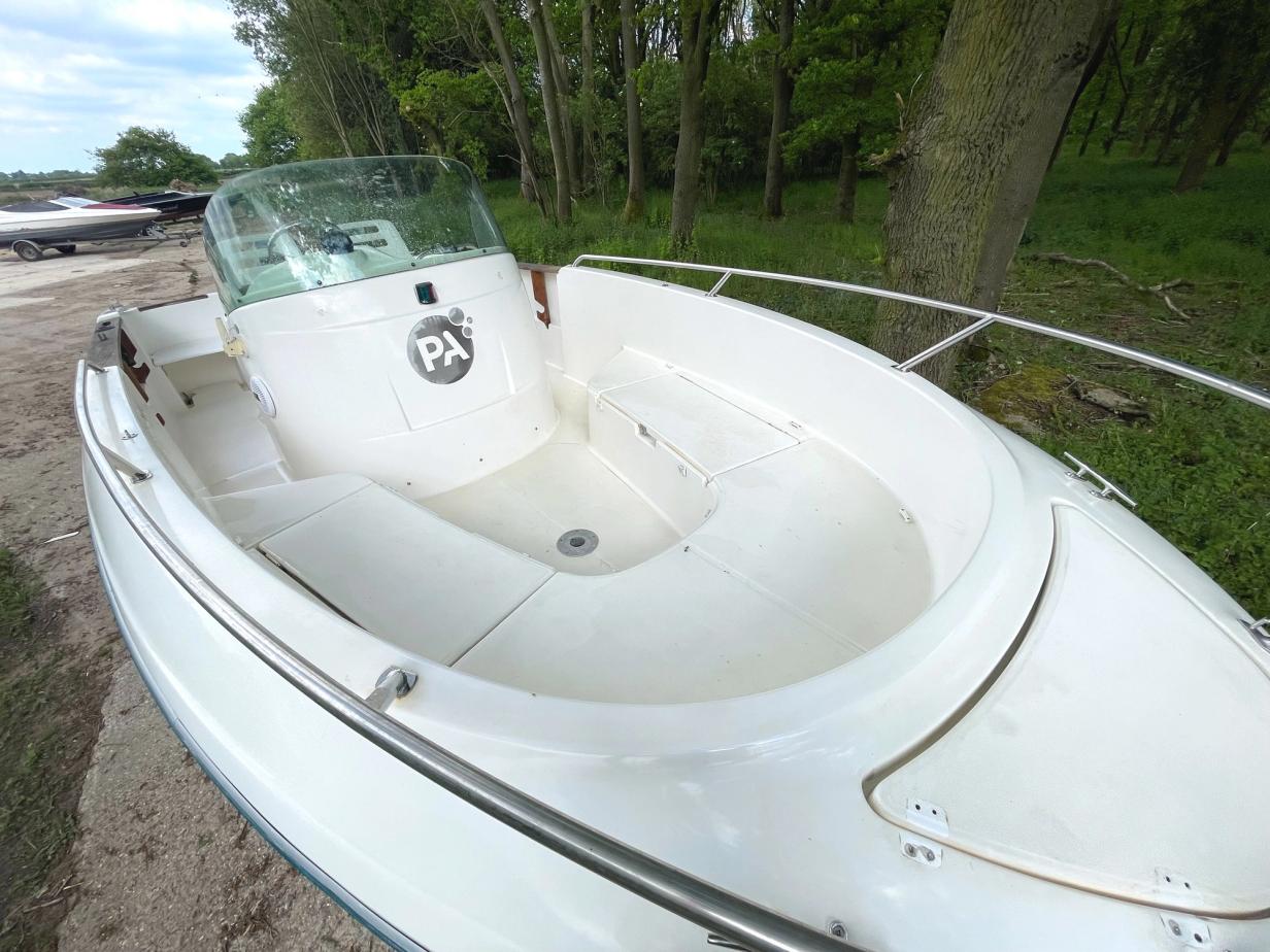 Jeanneau Cap Camarat 625 Boat For Sale