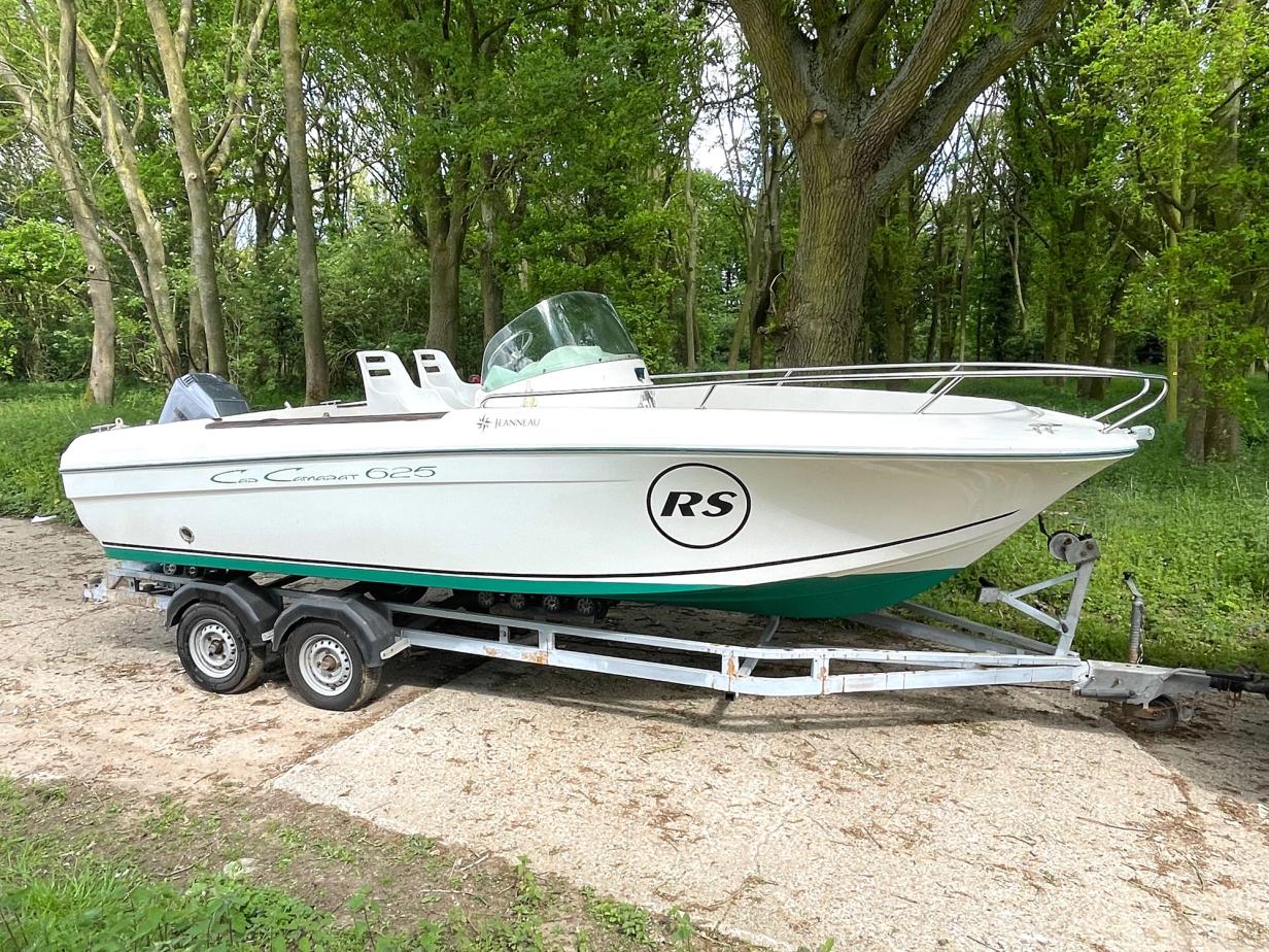 Jeanneau Cap Camarat 625 Boat For Sale