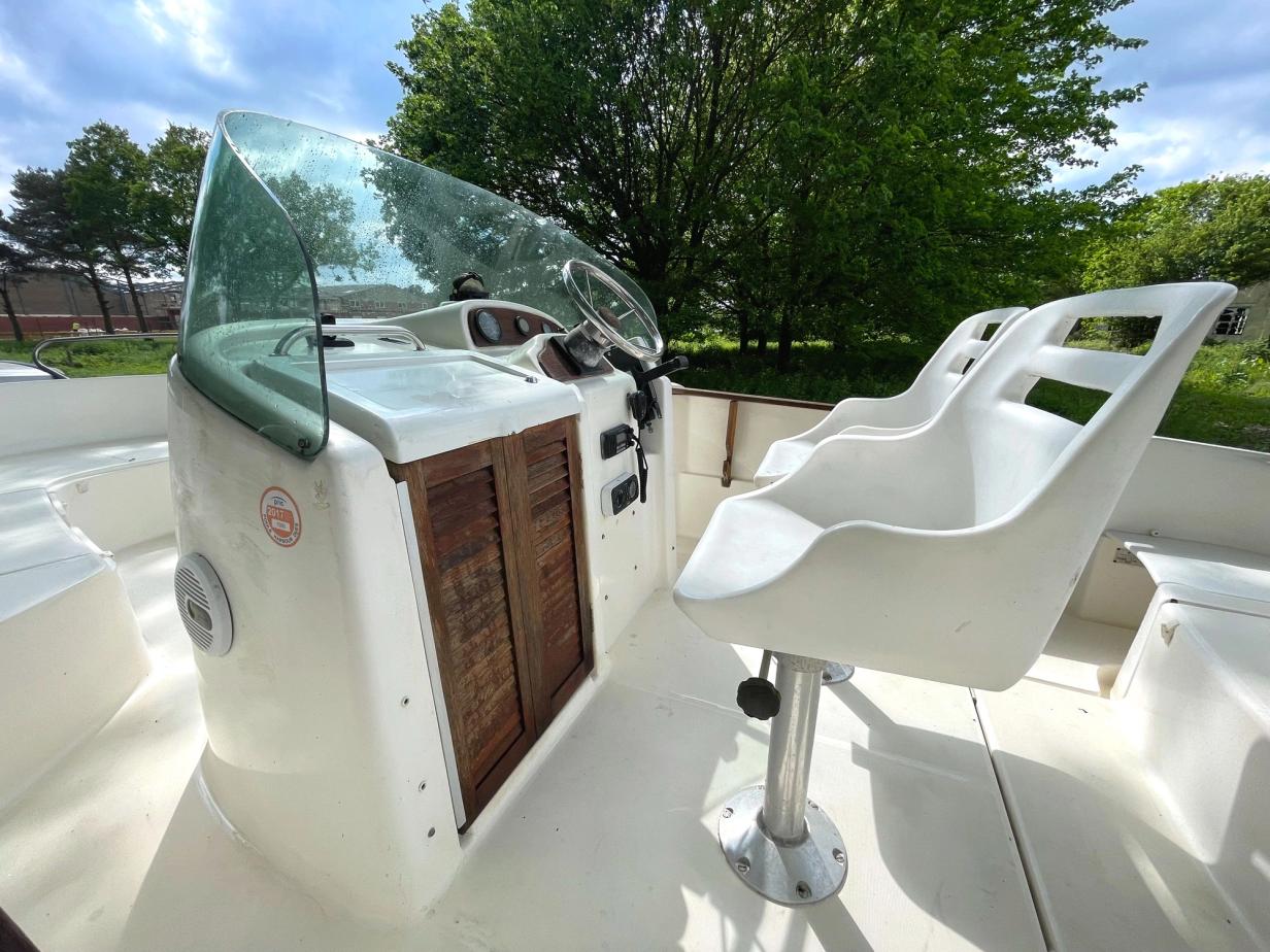 Jeanneau Cap Camarat 625 Boat For Sale