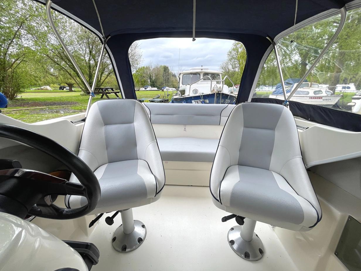 Bella 561 Boat For Sale