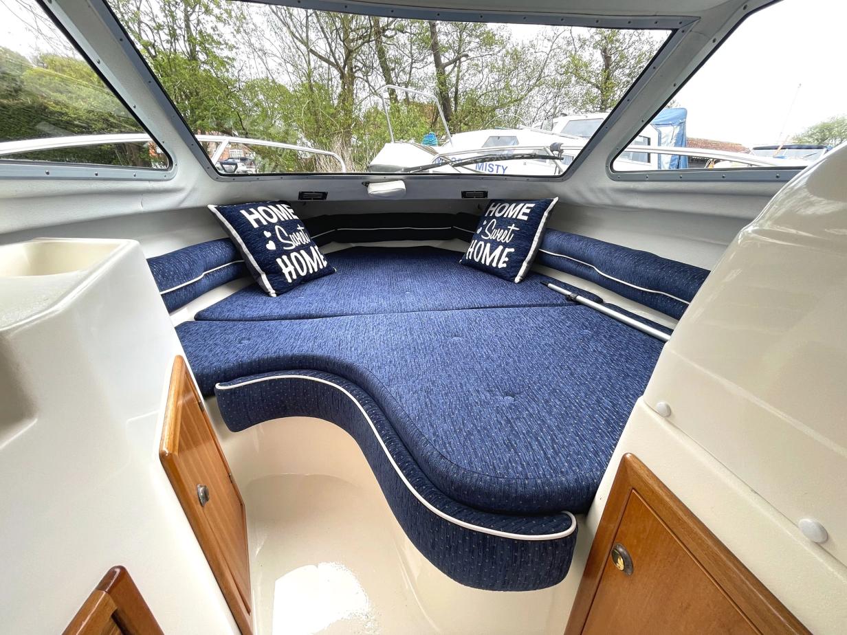 Bella 561 Boat For Sale