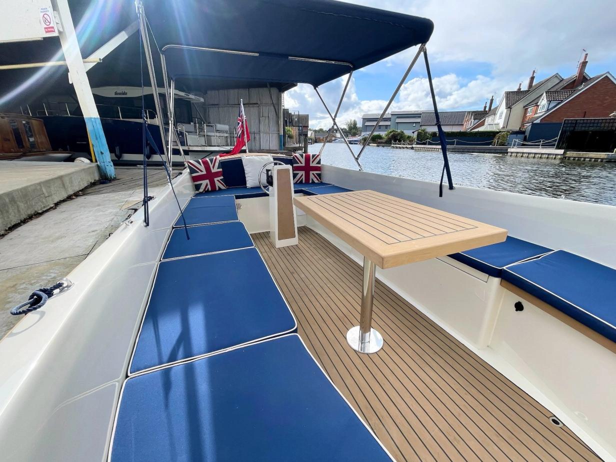 Landamores Mayfly 21 Ex Demonstrator Gentlemans Launch Boat For Sale Norfolk