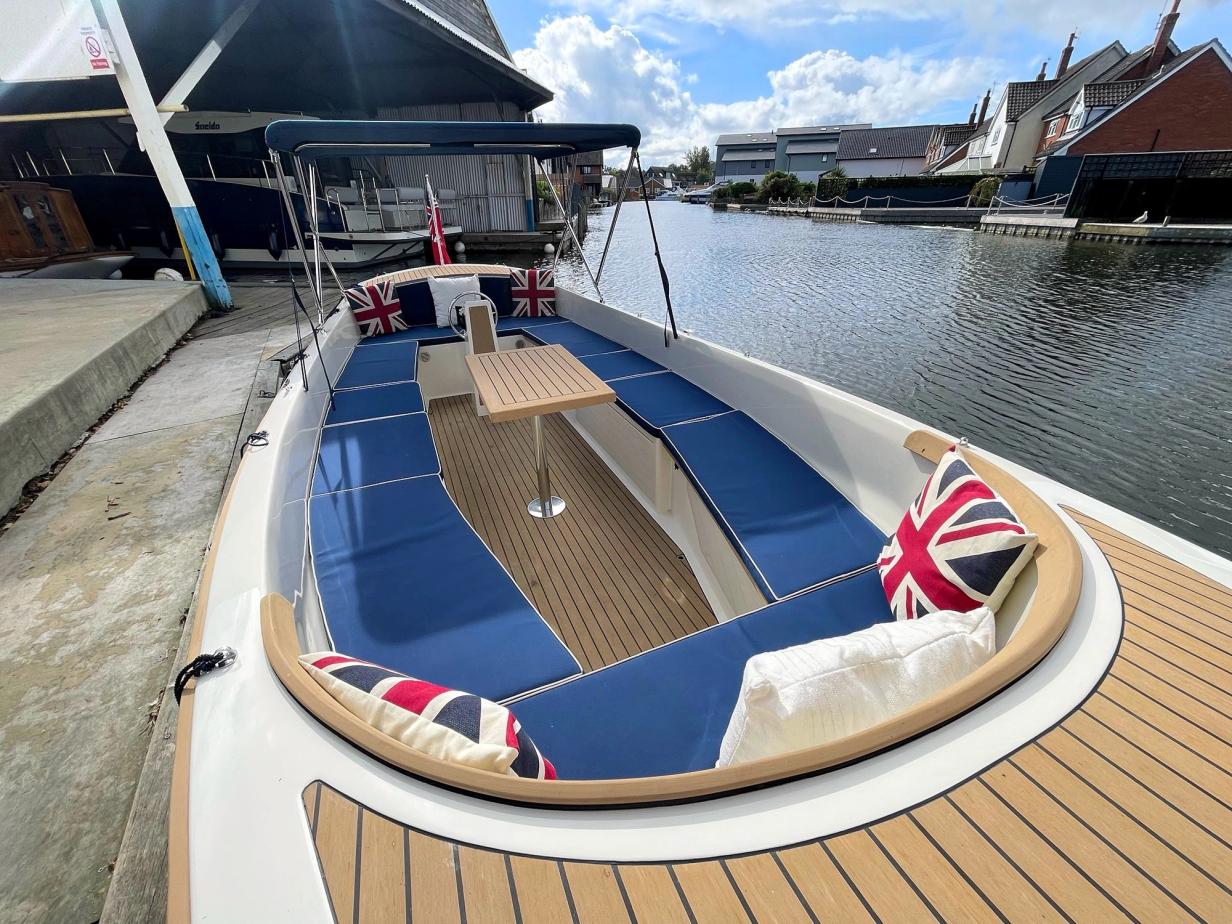 Landamores Mayfly 21 Ex Demonstrator Gentlemans Launch Boat For Sale Norfolk