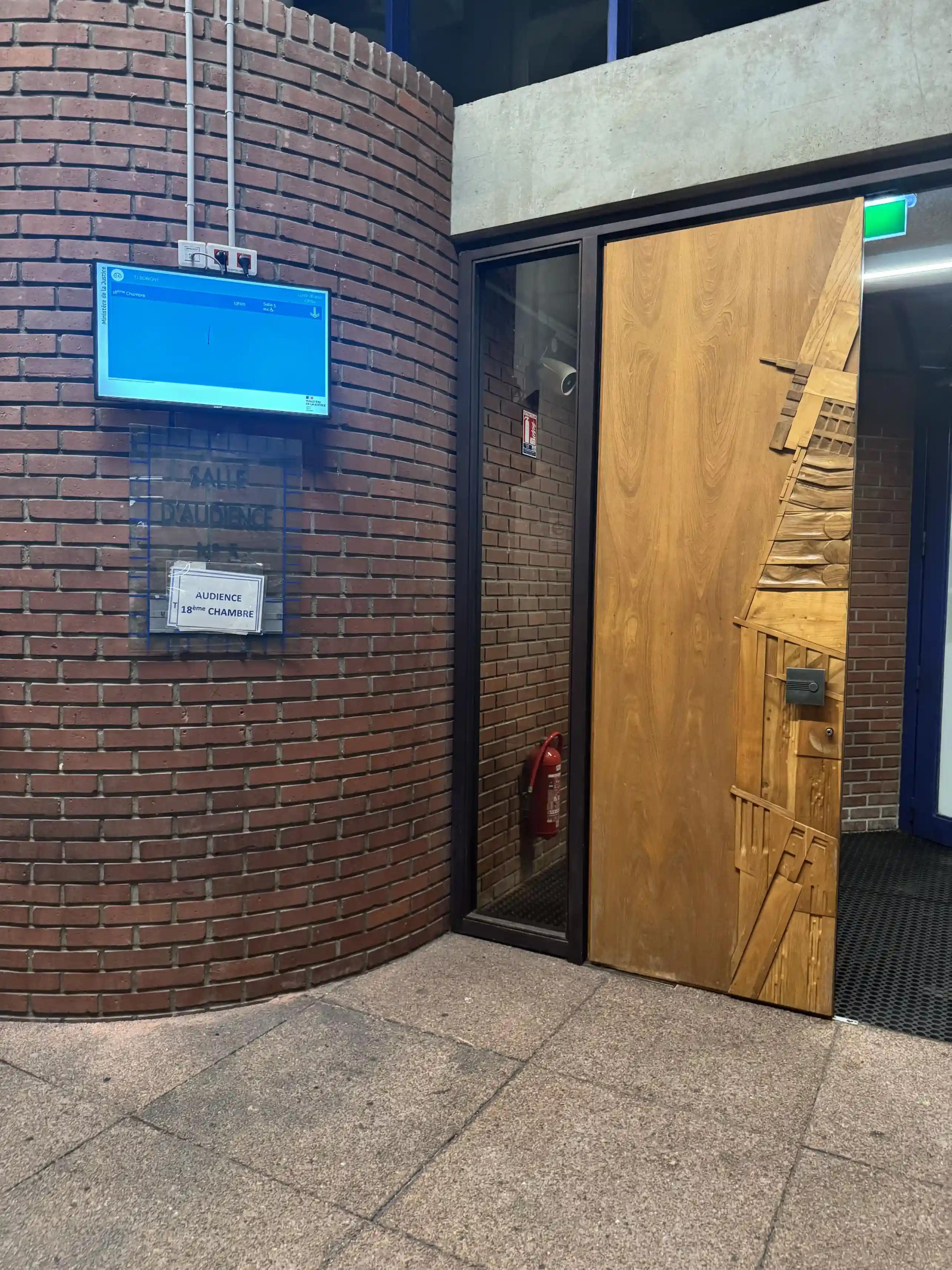 Proxénétisme aggravé en comparution immédiate : le tribunal divise les réquisitions par six