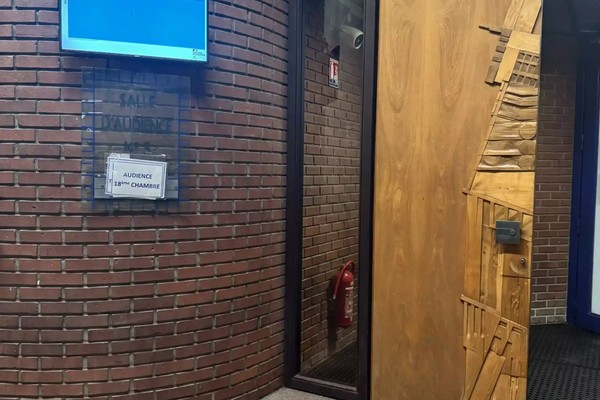 Proxénétisme aggravé en comparution immédiate : le tribunal divise les réquisitions par six