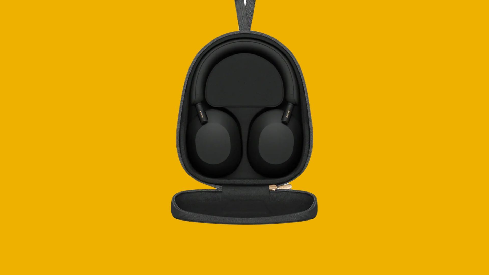 รูปหูฟัง Sony WH-1000XM5 ในกระเป๋า