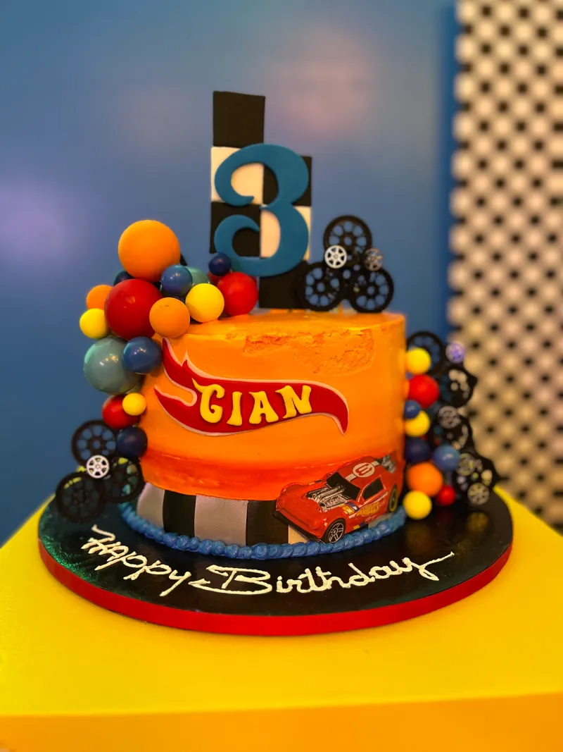 Hot Wheels Cake
