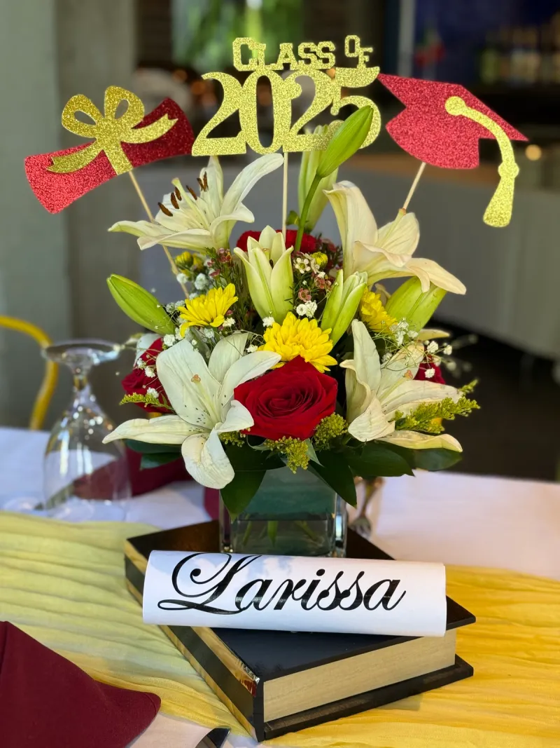 L Class of 2025 Graduation Decorations