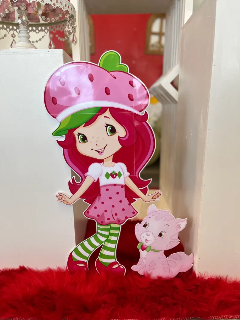 Strawberry Shortcake Character Cutout