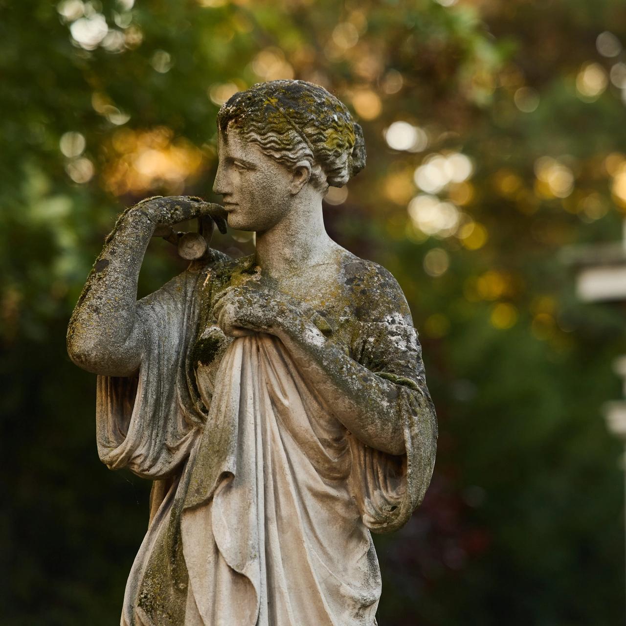 Statue Göttin Diana / Statue of the Goddess Diana