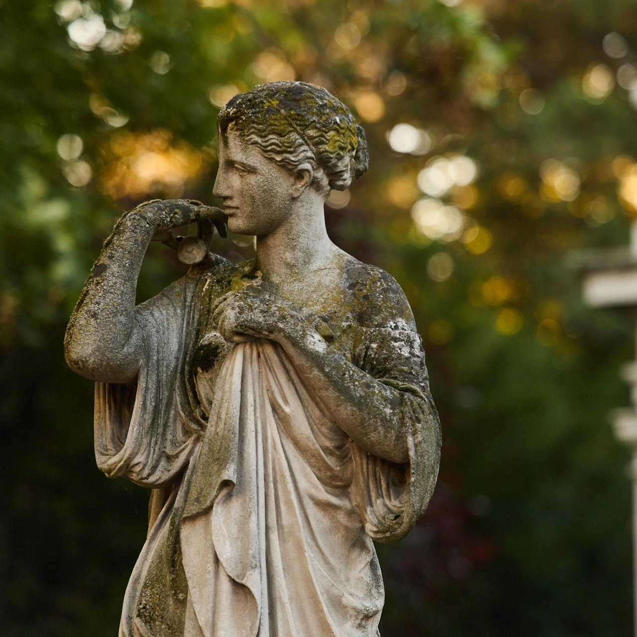 Statue Göttin Diana / Statue of the Goddess Diana