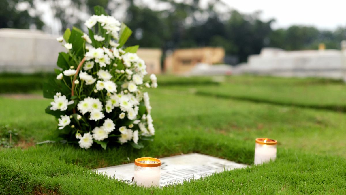 Memorial service held after burial