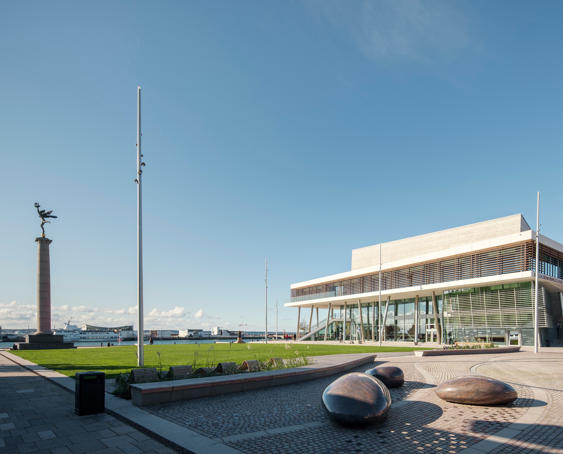 Ångfärjeparken landskapsarkitektur med blick mot kongressanläggning och havet