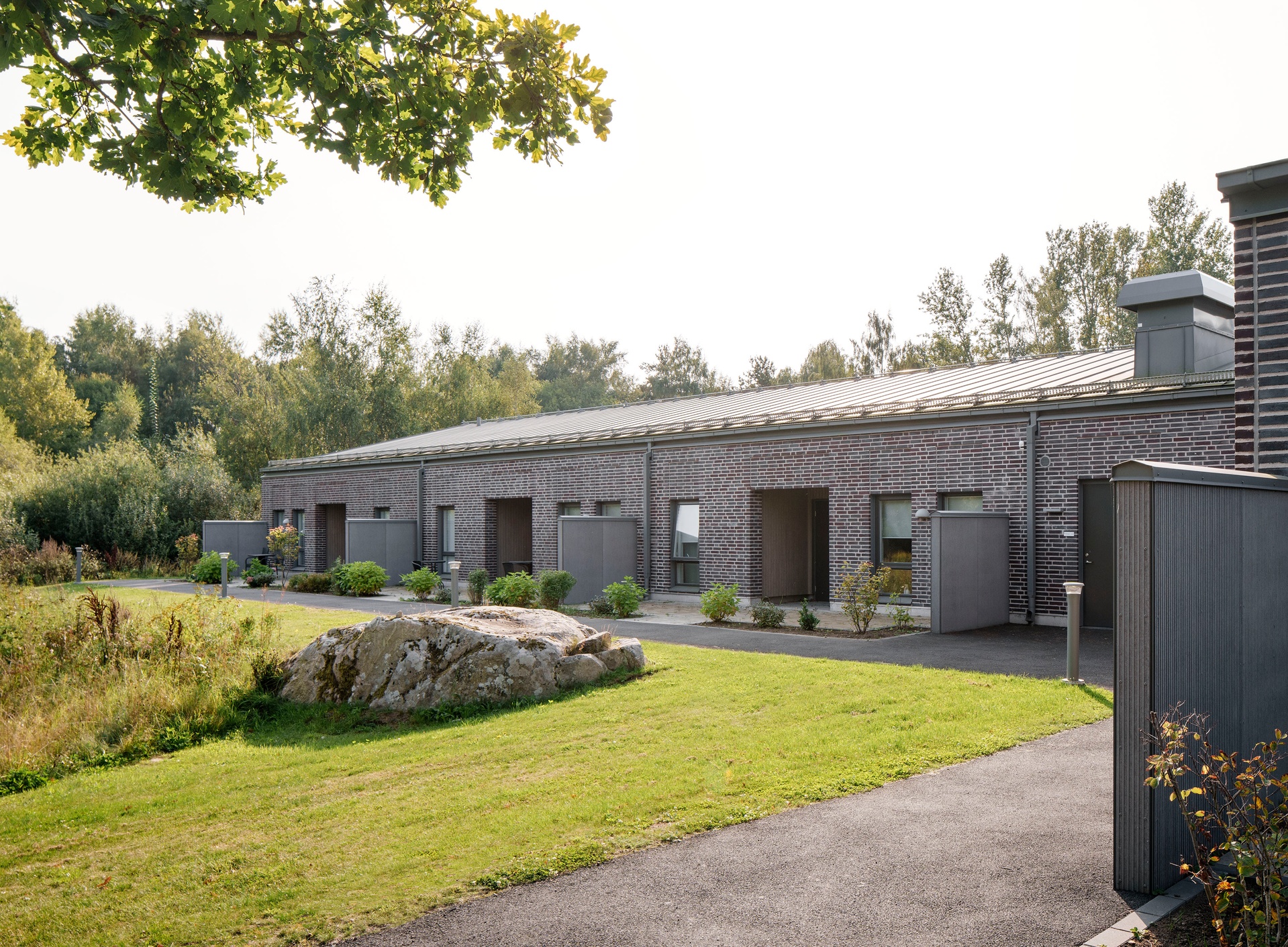 Färlöv servicebostäder, utemiljö, entréer