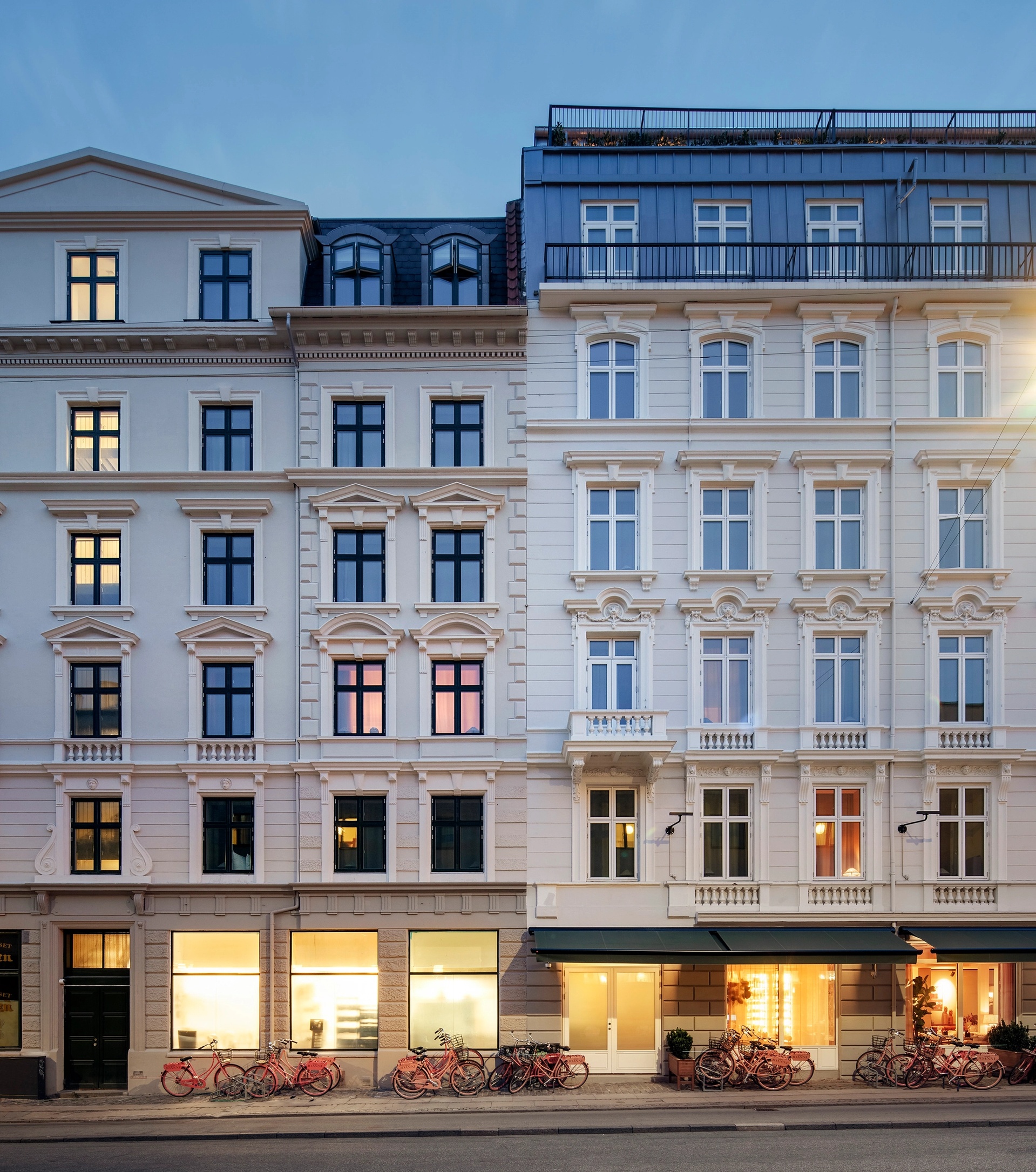 Fasadbild på Grand Joanne i Köpenhamn i kvällsljus